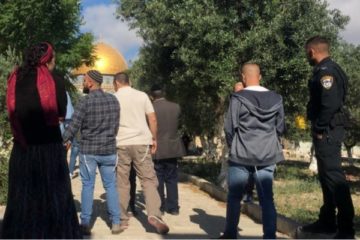 Jews on Temple Mount